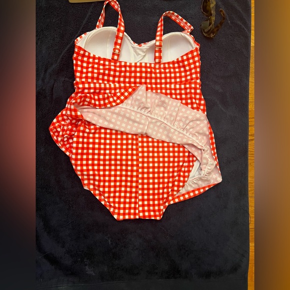 Crown & Ivy Red Gingham Bandeau One Piece Swimsuit with Tummy Control Womens 16W - Picture 4 of 6